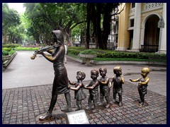 Lingeria Music statue on Shamian Island.